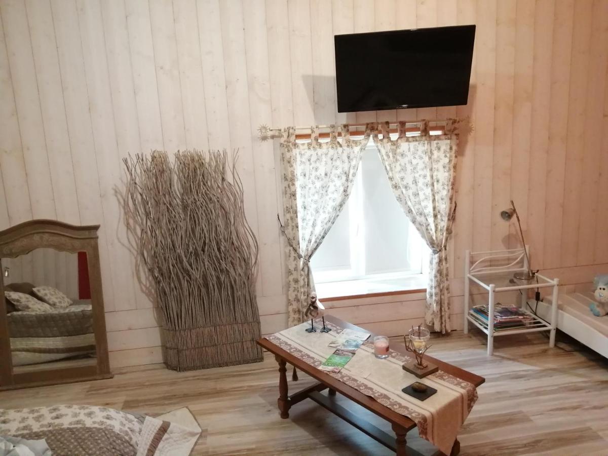 Bed and Breakfast Les Tourterelles Chabournay Экстерьер фото