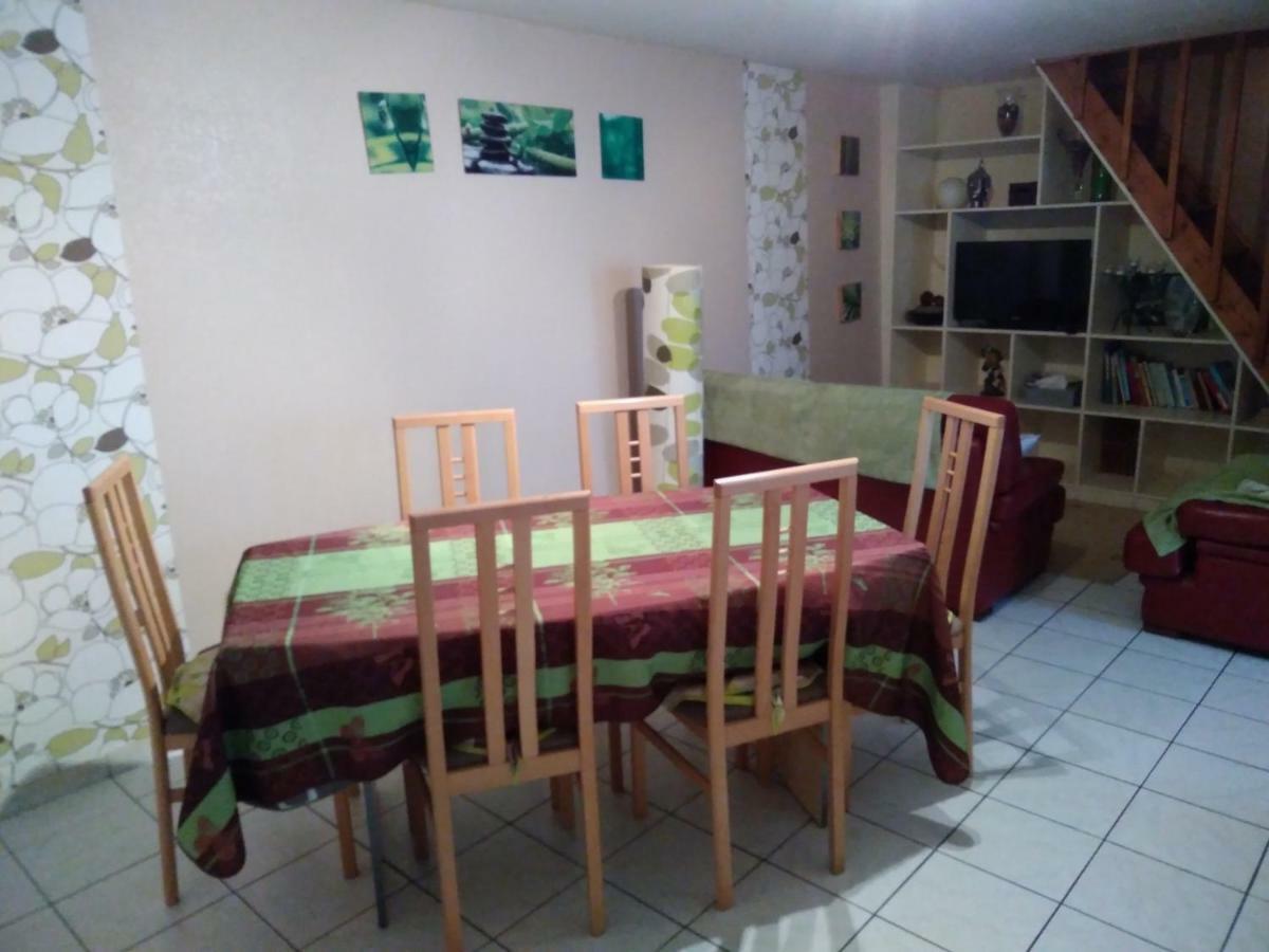 Bed and Breakfast Les Tourterelles Chabournay Экстерьер фото